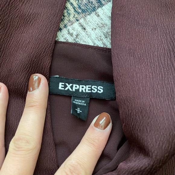 Express Blouse 🍇 - Picture 2 of 3